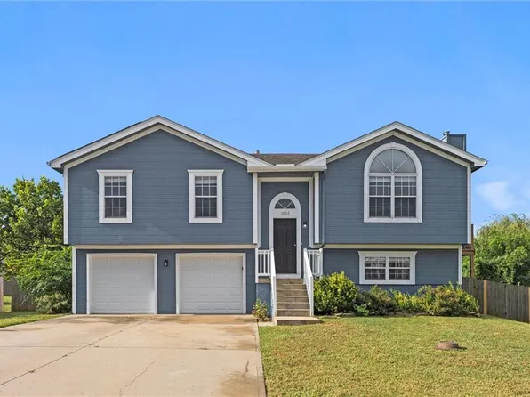 1803 Jalene Ct, Greenwood, MO 64034