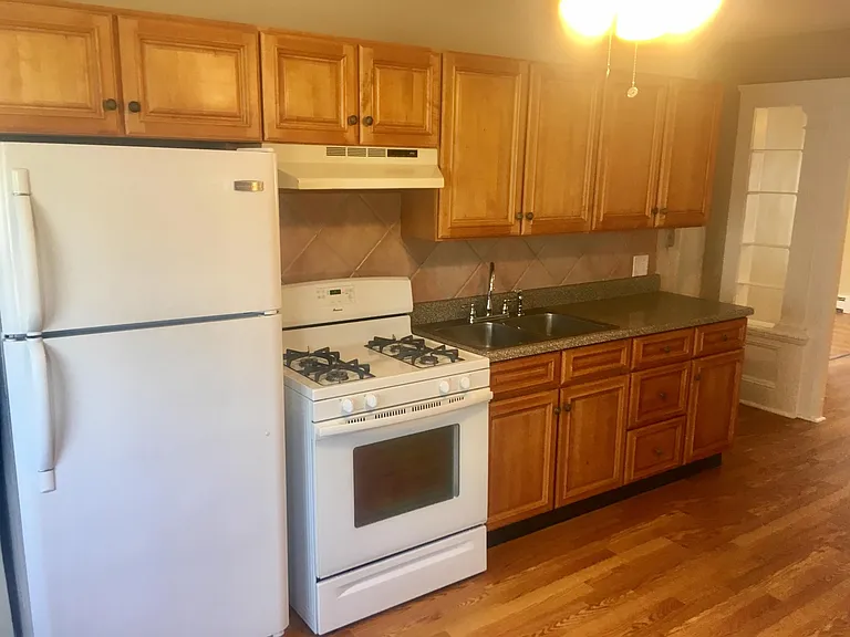 Updated eat-in kitchen