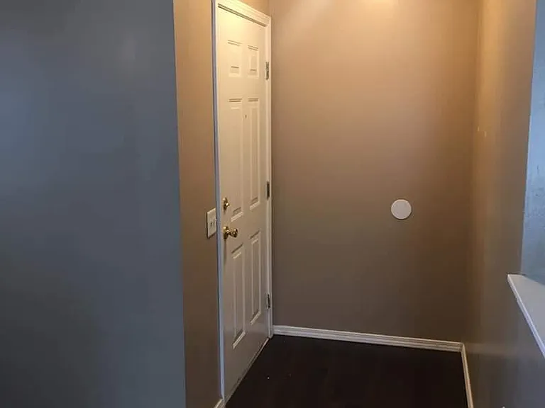 349 Morningside Dr #4 — Photo 2