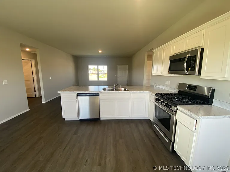 16239 S 88th East Ave — Photo 6