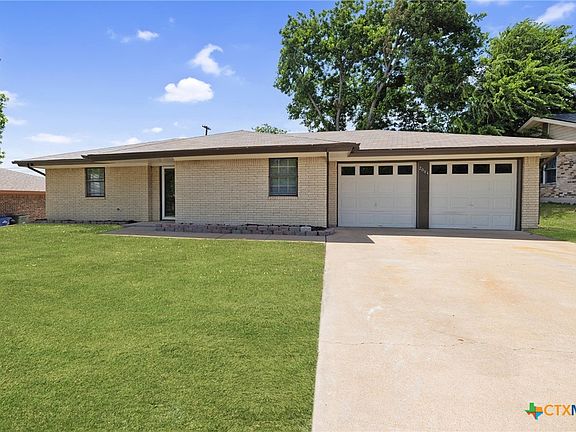 2nd image of 2004 Pleasant Ln