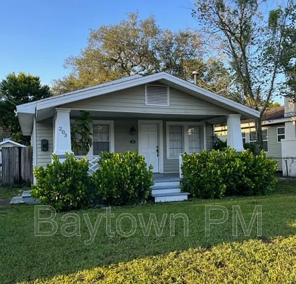 203 W Haya St — Photo 1