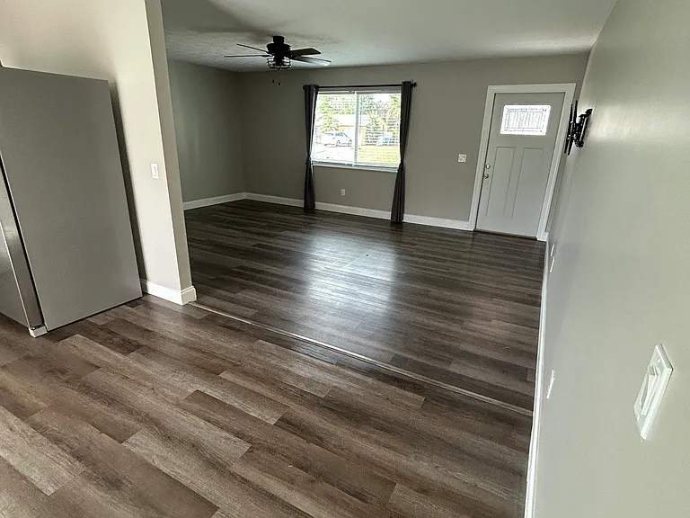 2380 SE Harrington Ave — Photo 4