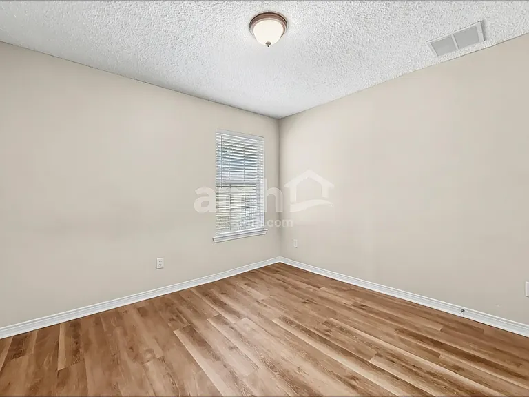 3156 Peppertree Dr — Photo 13