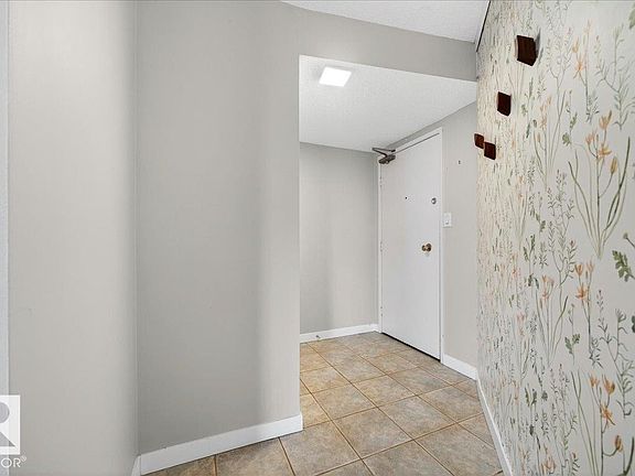 3rd image of 10045 117th St NW #1701