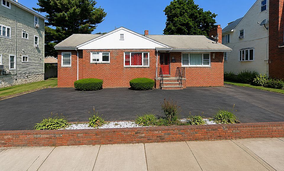 1st image of 44 Essex St