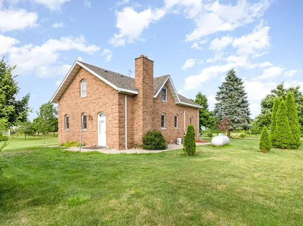 19007 Chase St, Lowell, IN 46356