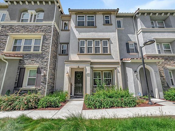 2nd image of 17988 Navarra Ln