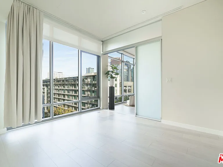 1100 S Hope St #716 — Photo 14
