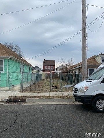 2nd image of 431 Beach 43rd St