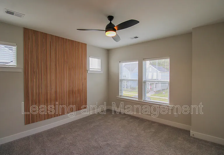 111 Crimson St — Photo 10