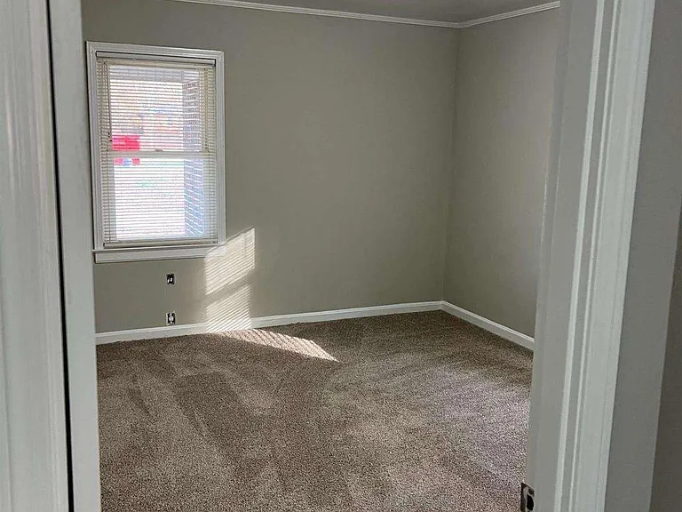 60 Azalea Dr — Photo 5