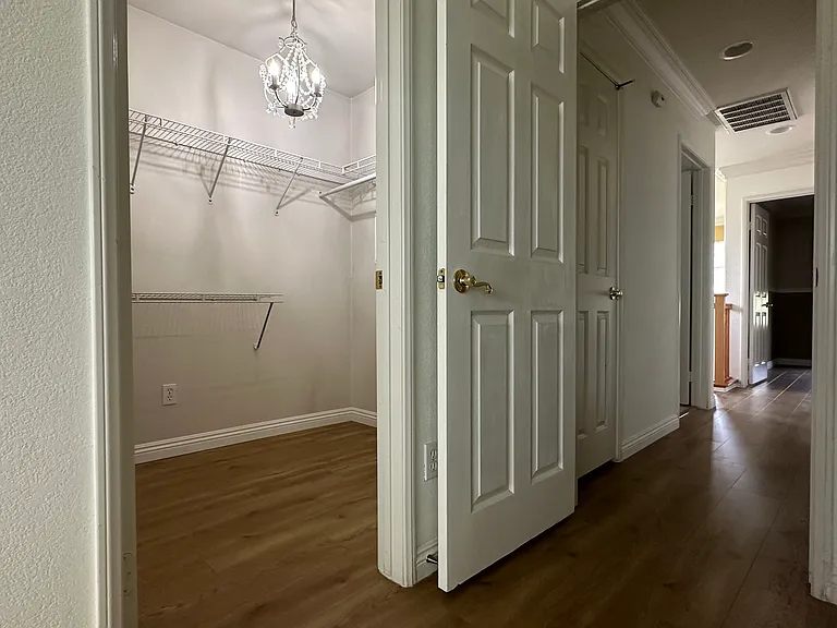 24037 Dearborn Dr — Photo 10