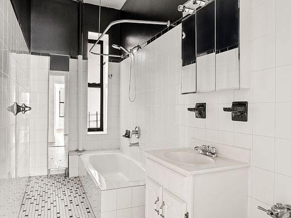 5th image of 817 W End Ave APT 1A