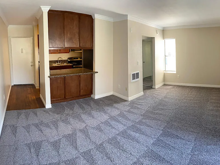 Maya Linda Apartments — Photo 18