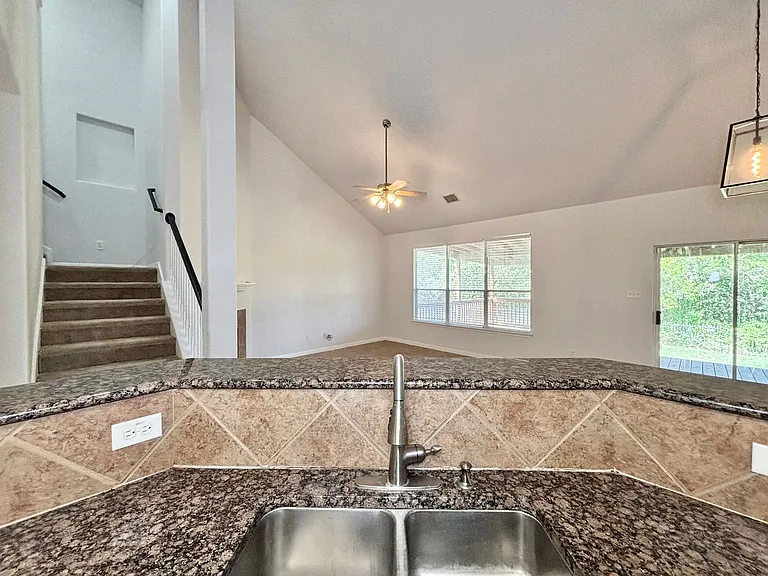 20527 Cliff Park — Photo 9