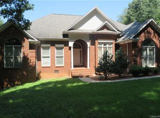 207 Hollow Rd, Lincolnton, NC 28092