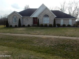 151 Cedar Place Dr, Shepherdsville, KY 40165
