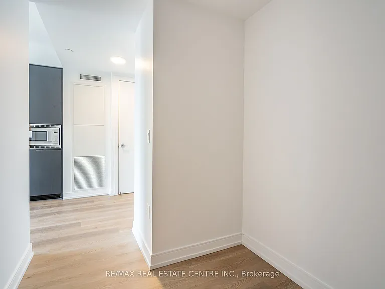 1 Jarvis St #725 — Photo 6