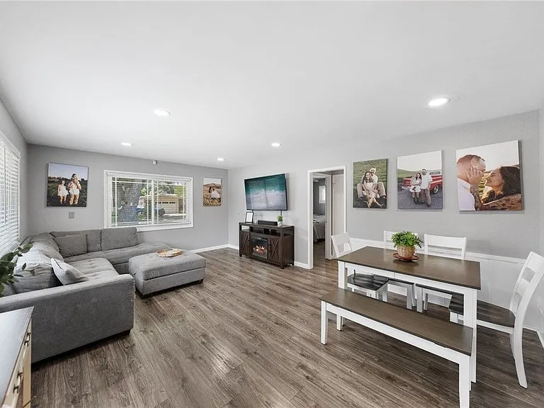 4869 Serrano Pl — Photo 14