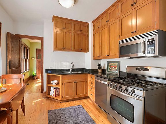 3rd image of 1236 Ashland Ave