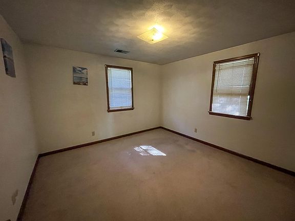 2nd image of 105 Paradise Ct