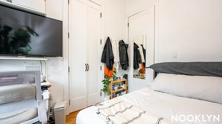 Rented by Nooklyn NYC LLC | media 136