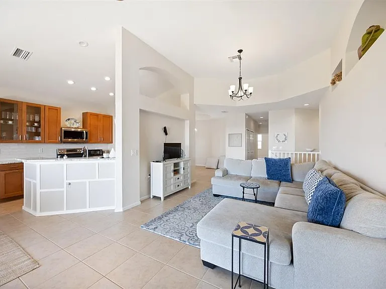 4604 Club Dr #B202 — Photo 5
