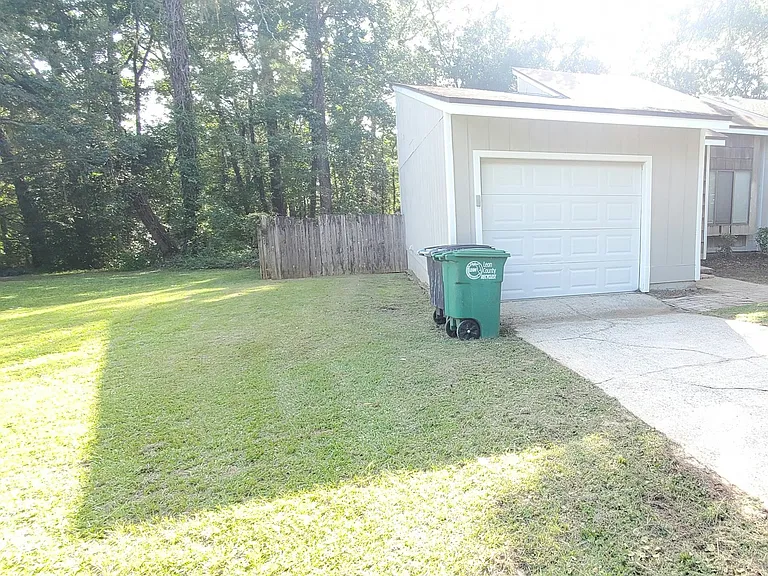 4941 Easy St — Photo 3