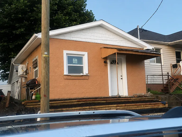 100 2nd Ave #A — Photo 1