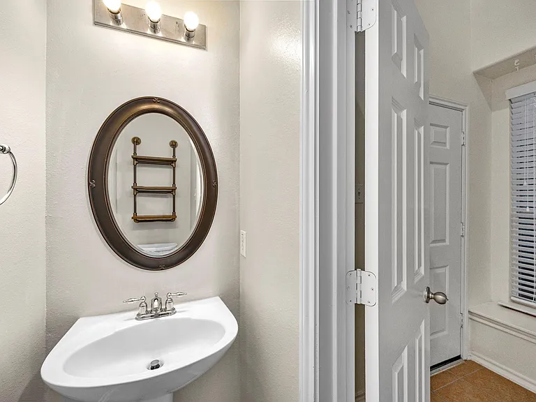 12475 Saratoga Woods Ln — Photo 12