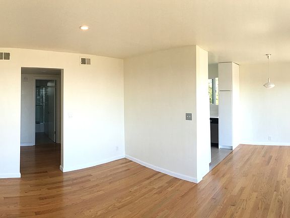 5th image of 549 Corbett Ave APT 1
