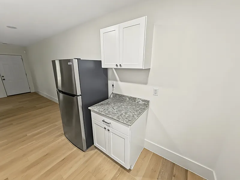 2 bed, 1.0 bath, 900 sqft, $895 — Photo 4