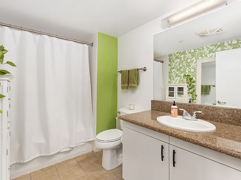 875 G St #302 — Photo 21