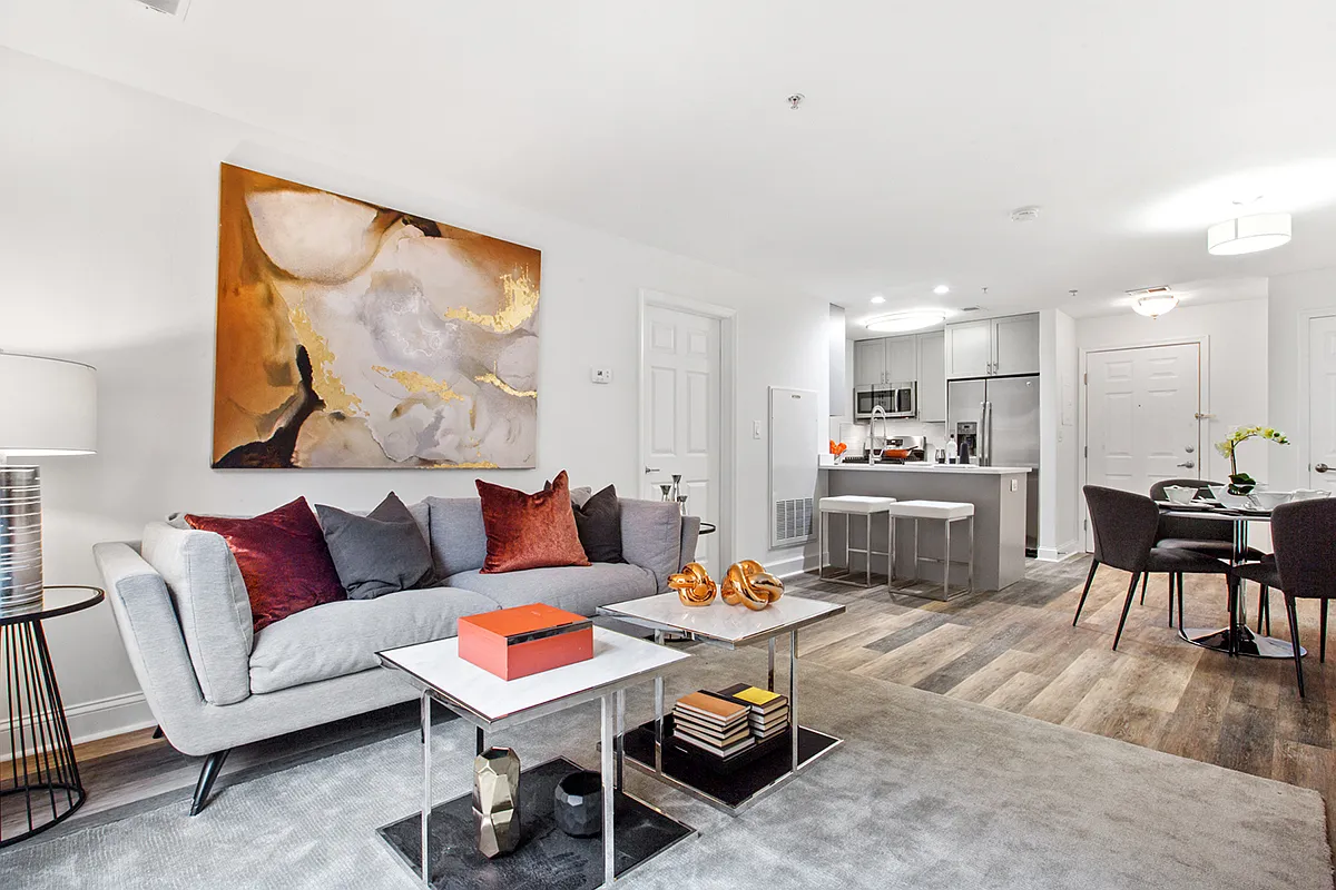 2 bed, 970 sqft, $3,424 — Photo 3