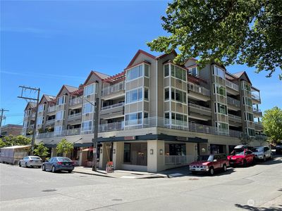 2425 33rd Avenue W #205, Seattle, WA, 98199