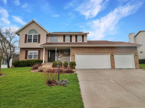 2111 W Murphy Dr, Dunlap, IL 61525