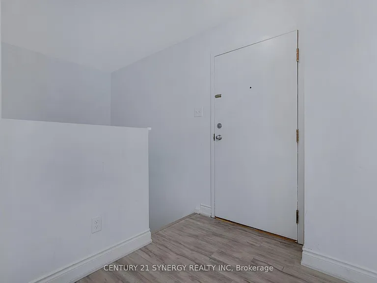 1589 Saint Bernard St #403 — Photo 3