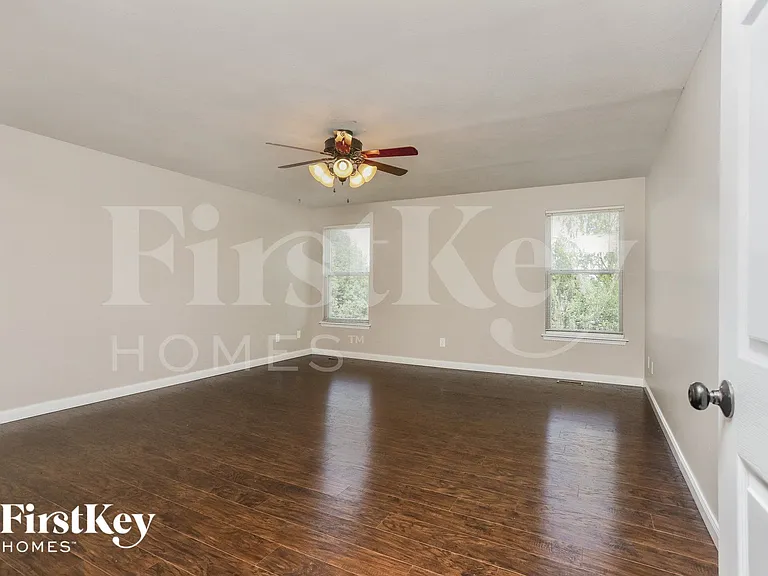 7796 Boatside Dr — Photo 4