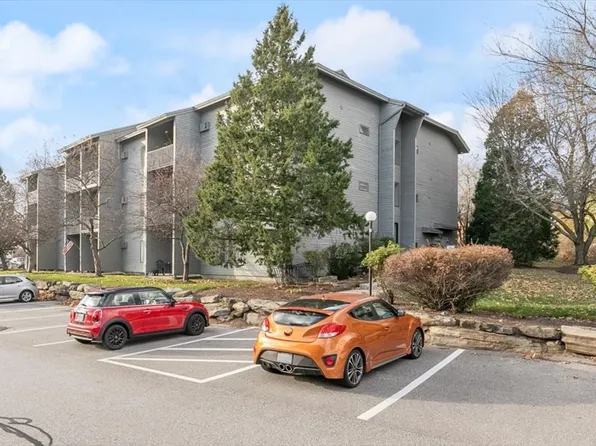 5 Tsienneto Rd Unit 187, Derry, NH 03038