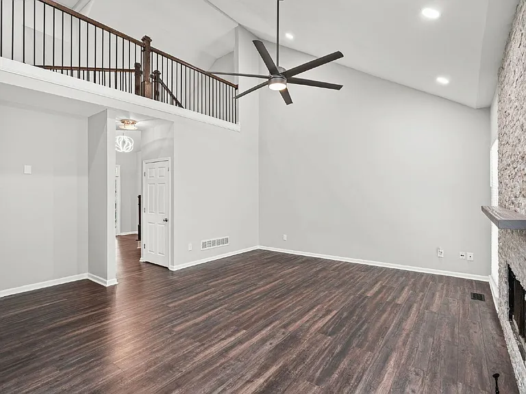 11355 Vedrines Dr — Photo 15