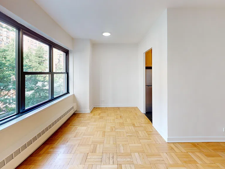 412 E 55th St #5E — Photo 3