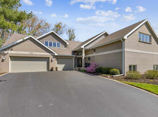 6922 Wicksbury Ln, Rockford, IL 61114