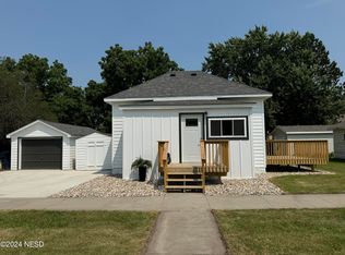 315 4th Ave SE, Watertown, SD 57201