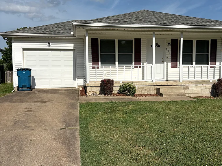 617 Valley View St #1 — Photo 2