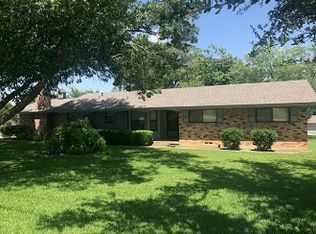 426 Ovilla Rd, Waxahachie, TX 75167