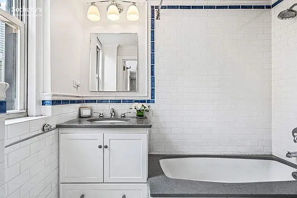 Sold by Sotheby's International Realty | media 9