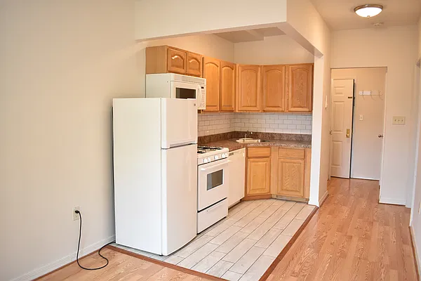 Rented by Compass | media 7
