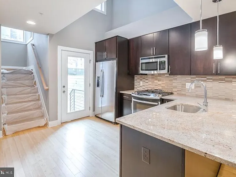 133 E Allen St — Photo 8