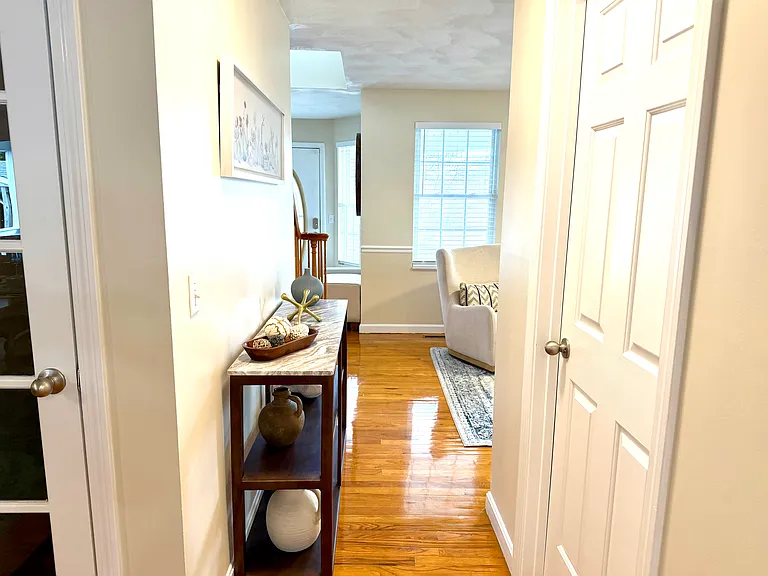 Hall/Powder Room